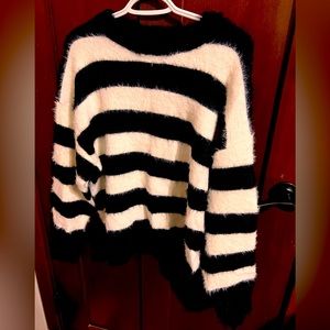 ANew Day Women’s Black & White Fuzzy Sweater Size Large #AA008